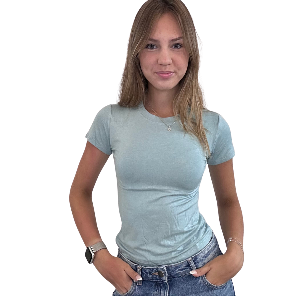 ניקי תפר קצרה במותן שרוול קצר