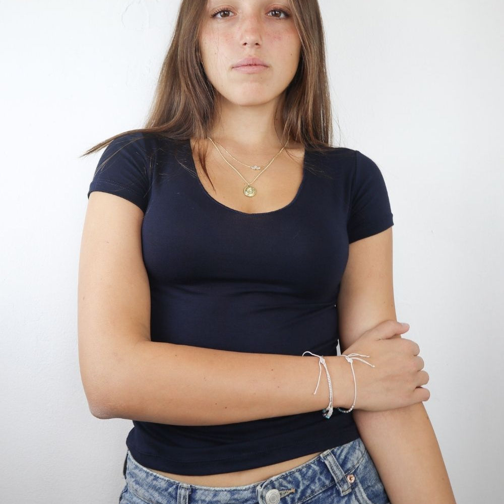 וי גזור מידות 16-18 שרוול קצר