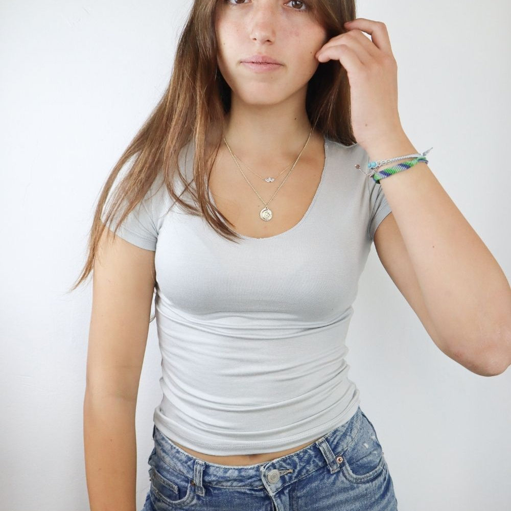 וי גזור מידות 16-18 שרוול קצר