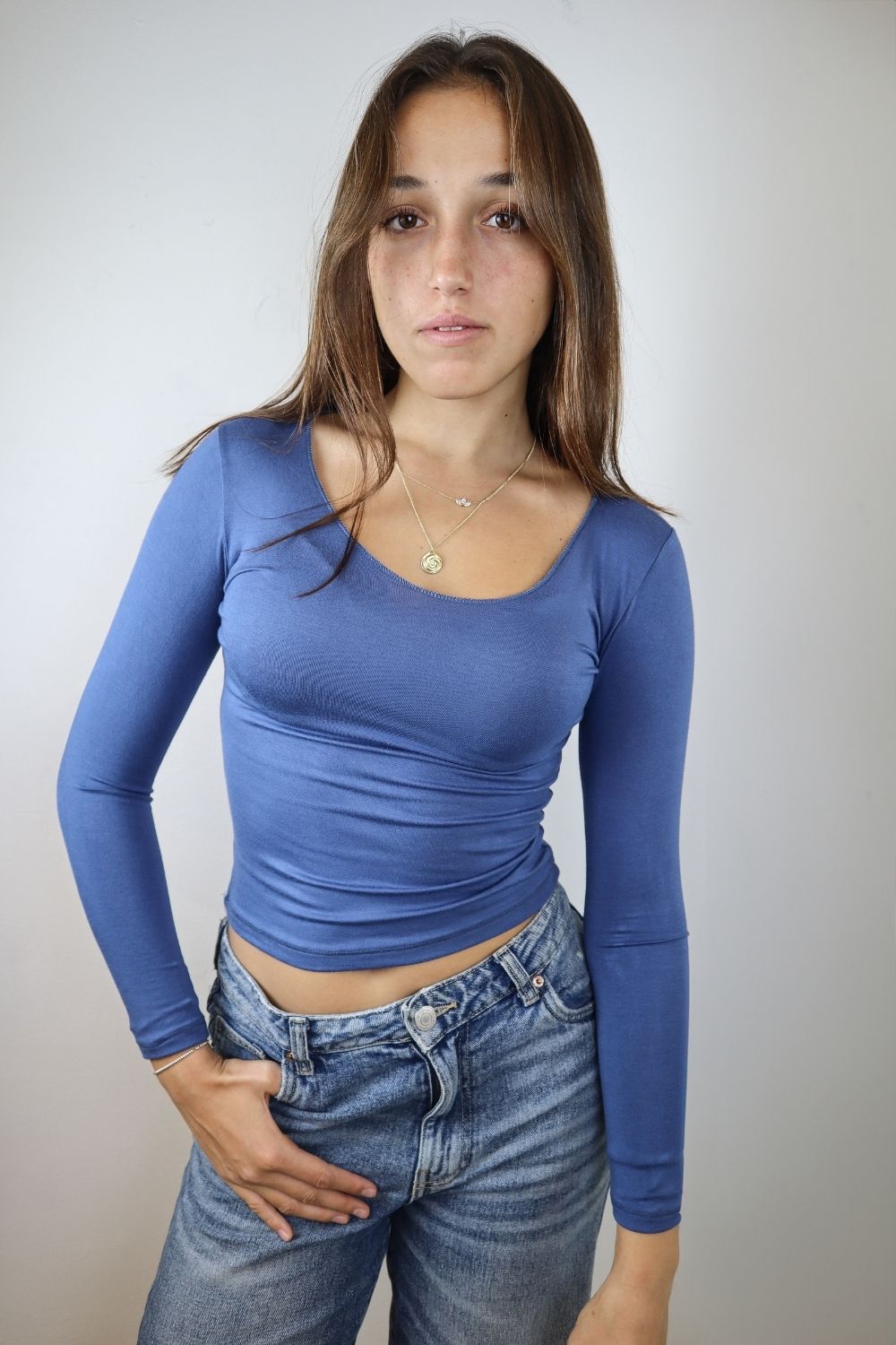 וי גזור מידות 16-18 שרוול ארוך